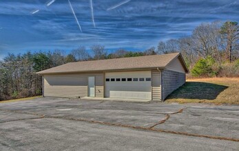 3089 Pandapas Pond Rd in Blacksburg, VA - Building Photo - Building Photo