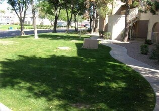 5757 W Eugie Ave in Glendale, AZ - Building Photo - Building Photo