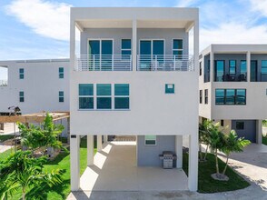 99 Seaside Ave in Key Largo, FL - Building Photo - Building Photo