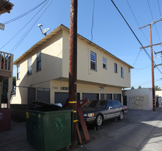 2168 Locust Ave in Long Beach, CA - Building Photo - Building Photo