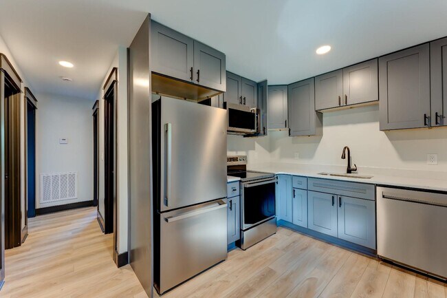 2436 Belvedere Ave in Knoxville, TN - Building Photo - Building Photo