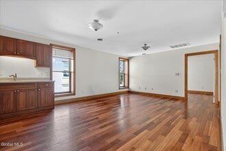 432 Broadway in Saratoga Springs, NY - Building Photo - Building Photo