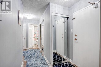 3590 Kaneff Crescent in Mississauga, ON - Building Photo - Building Photo