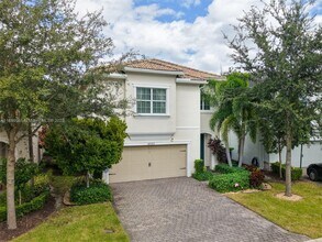 4325 Large Leaf Ln in Hollywood, FL - Building Photo - Building Photo