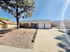 5300 Overlook Dr NE in Albuquerque, NM - Building Photo