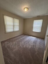 2043 N Minnesota St in Wichita, KS - Foto de edificio - Building Photo