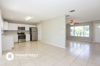 8180 Lombra Ave in North Port, FL - Building Photo - Building Photo