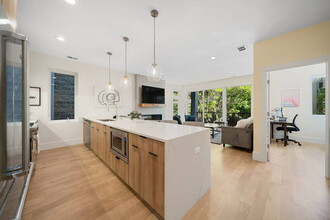 2110 W Washington Blvd in Chicago, IL - Building Photo - Building Photo
