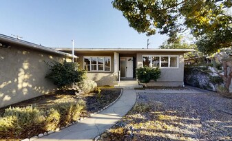 6165 Mary Ln Dr in San Diego, CA - Building Photo