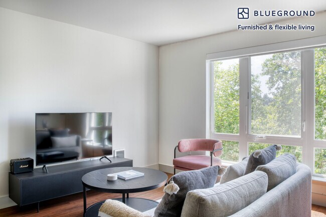 10595 Main St, Unit SI FL6-ID613 in Bellevue, WA - Building Photo - Building Photo