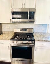 2930 Dundee Rd in Northbrook, IL - Building Photo - Building Photo