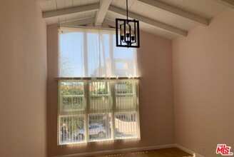 1114 S Sherbourne Dr in Los Angeles, CA - Building Photo - Building Photo