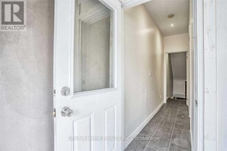 401 Crawford St in Toronto, ON - Building Photo - Building Photo