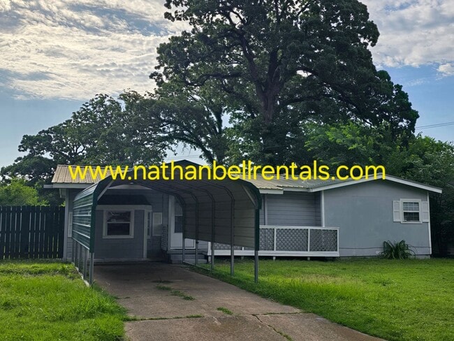 325 17th St NE in Paris, TX - Building Photo - Building Photo