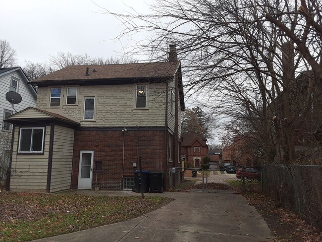 16524 Edinborough Rd in Detroit, MI - Building Photo - Building Photo