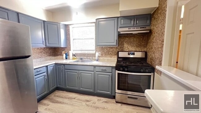 NEWLY RENOVATED 2 BEDROOM/2 FULL BATHROOMS