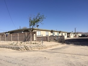 117-121 Crooks Ave in Barstow, CA - Building Photo - Building Photo