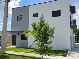 4140 SW 18th St in West Park, FL - Building Photo