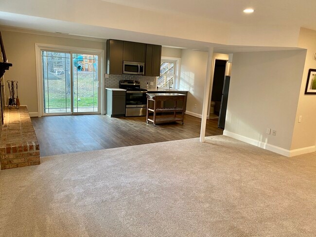 4904 POWELL RD in Fairfax, VA - Building Photo - Building Photo