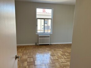 1299 Bayview Av in Toronto, ON - Building Photo - Building Photo