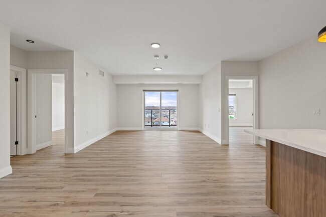 Trinity Gate Condominiums in Windsor, ON - Building Photo - Building Photo