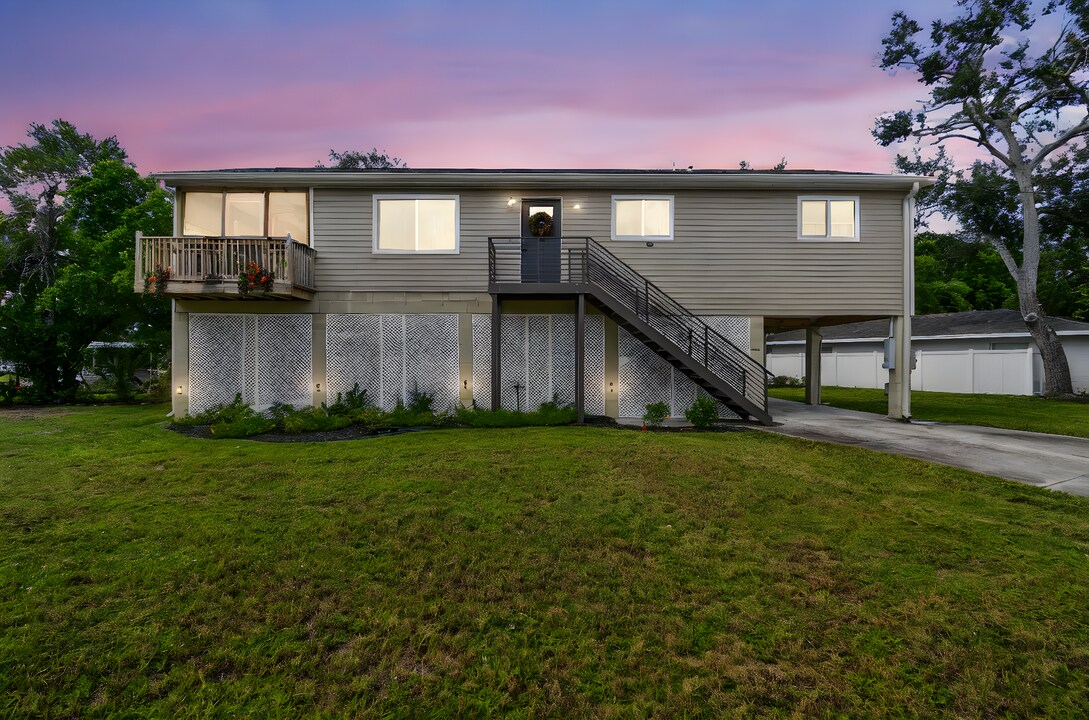 1802 9th St W in Palmetto, FL - Building Photo