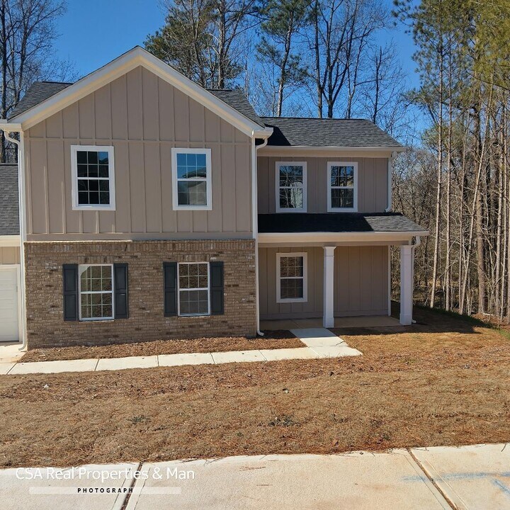 3942 Alderwoods Dr in Jonesboro, GA - Foto de edificio