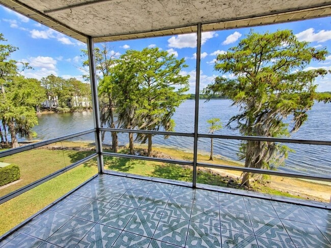 2225 Holden Ave, Unit 307 in Orlando, FL - Building Photo - Building Photo