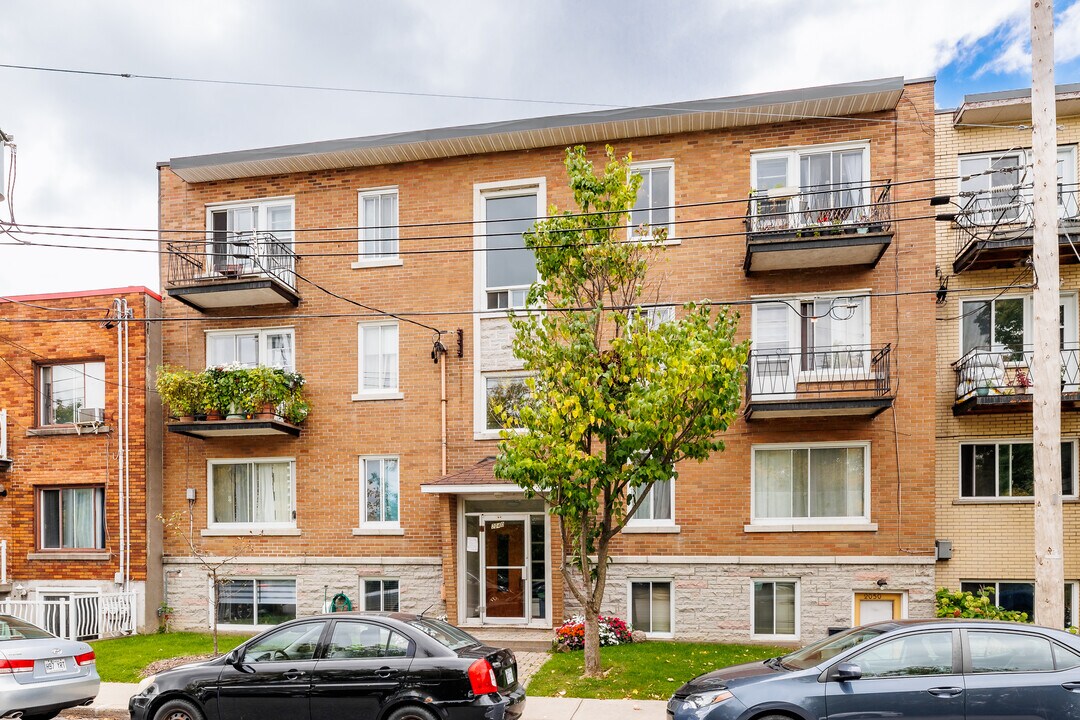 2040 Old Orchard Av in Montréal, QC - Building Photo