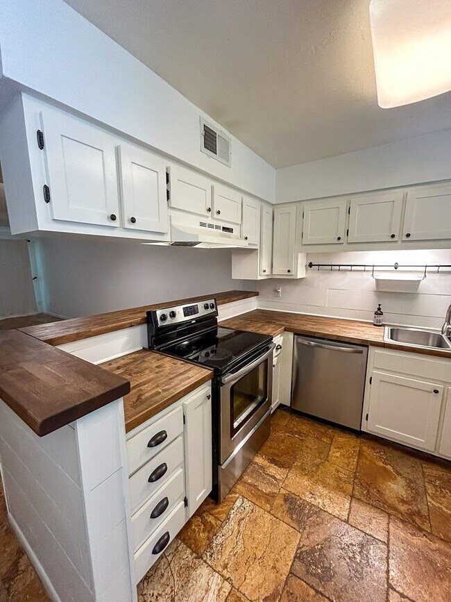 4411 SW 34th St in Gainesville, FL - Building Photo - Building Photo