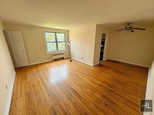 Spruce Street in Yonkers, NY - Building Photo - Building Photo