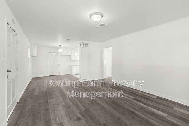 3975 Edgar D Nixon Ave in Montgomery, AL - Building Photo - Building Photo