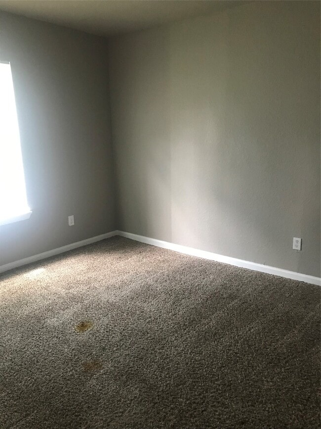 property at 1711 W 5th St