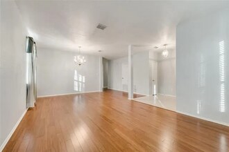 817 Dunkirk Ln in Arlington, TX - Building Photo - Building Photo