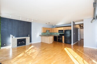 4537 S Drexel Blvd-Unit -204 in Chicago, IL - Building Photo - Building Photo