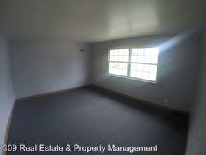 2105 N Atlantic Ave in Peoria, IL - Foto de edificio - Building Photo