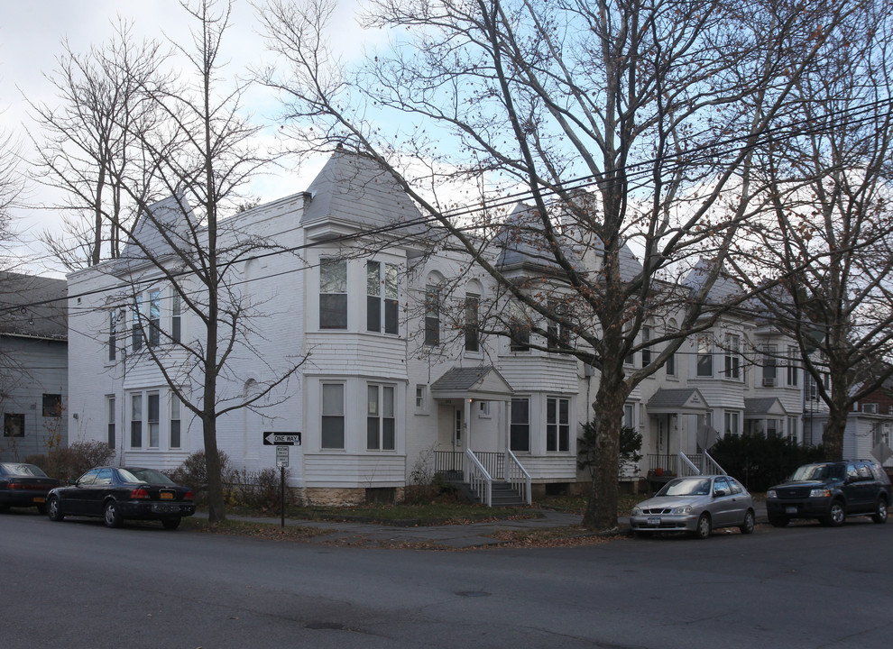 137-143 St James St in Kingston, NY - Building Photo