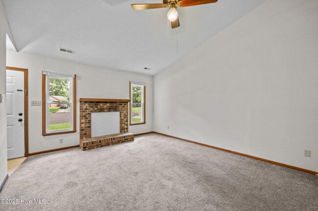 204 Corey Ct in Jacksonville, NC - Building Photo - Building Photo