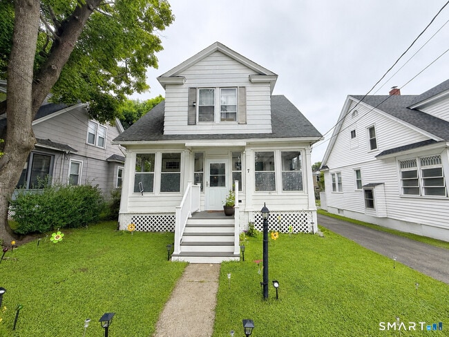 property at 7 Alma St
