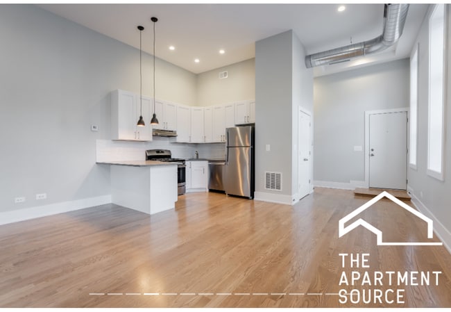 2057 W Dickens Ave, Unit 1n