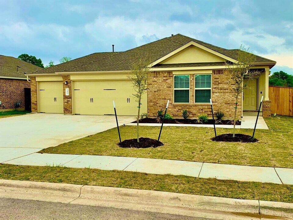 3405 Mikayla Ct in Round Rock, TX - Building Photo