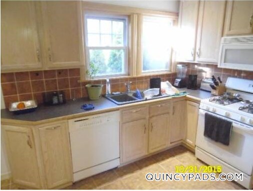 17 Claremont Ave in Quincy, MA - Building Photo