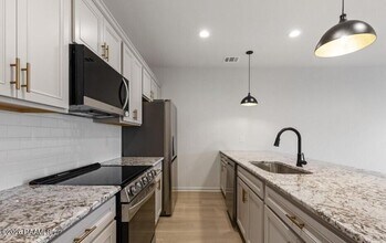 101 Foster Grove Drive in Youngsville, LA - Building Photo - Building Photo