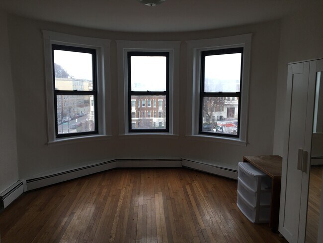 1682 Commonwealth Ave, Unit 1680 common ave in Boston, MA - Building Photo - Building Photo