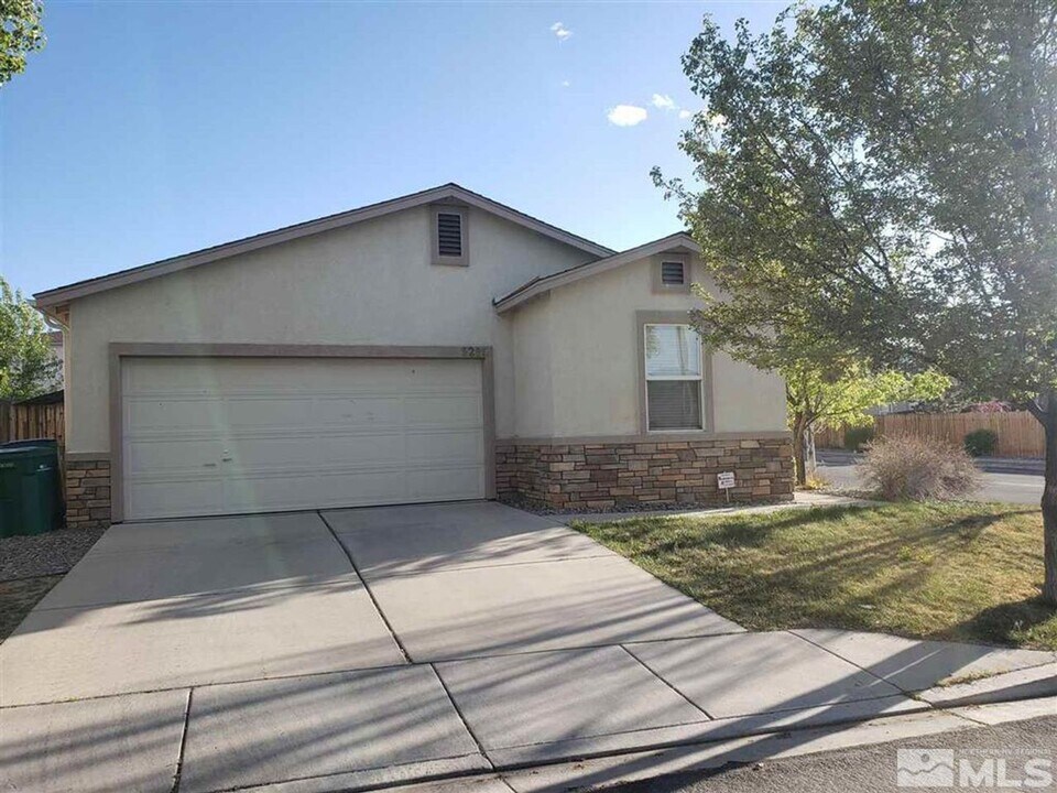 9295 Red Baron Blvd in Reno, NV - Building Photo
