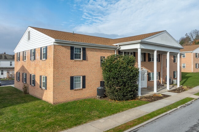 Preble Arms Apartments in Lemoyne, PA - Building Photo - Primary Photo