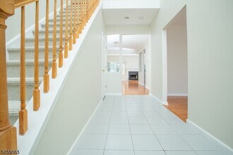 572 Old Dover Rd in Morris Plains, NJ - Building Photo - Building Photo