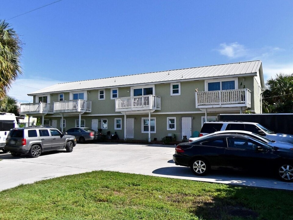 1807 St Lucie Ct in Fort Pierce, FL - Building Photo