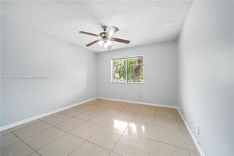 9139 SW 138th Pl in Miami, FL - Building Photo - Building Photo
