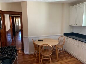 258 Boston Ave, Unit 1 in Medford, MA - Building Photo - Building Photo